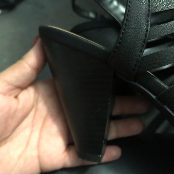 Black chunky gladiator style heels - Picture 4 of 6